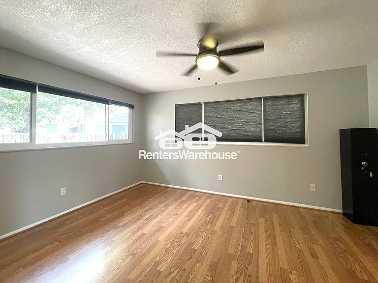 802 Embassy Rd — Photo 15