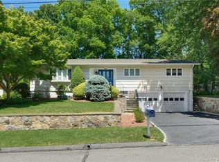 220 Crest Ter, Fairfield, CT 06825