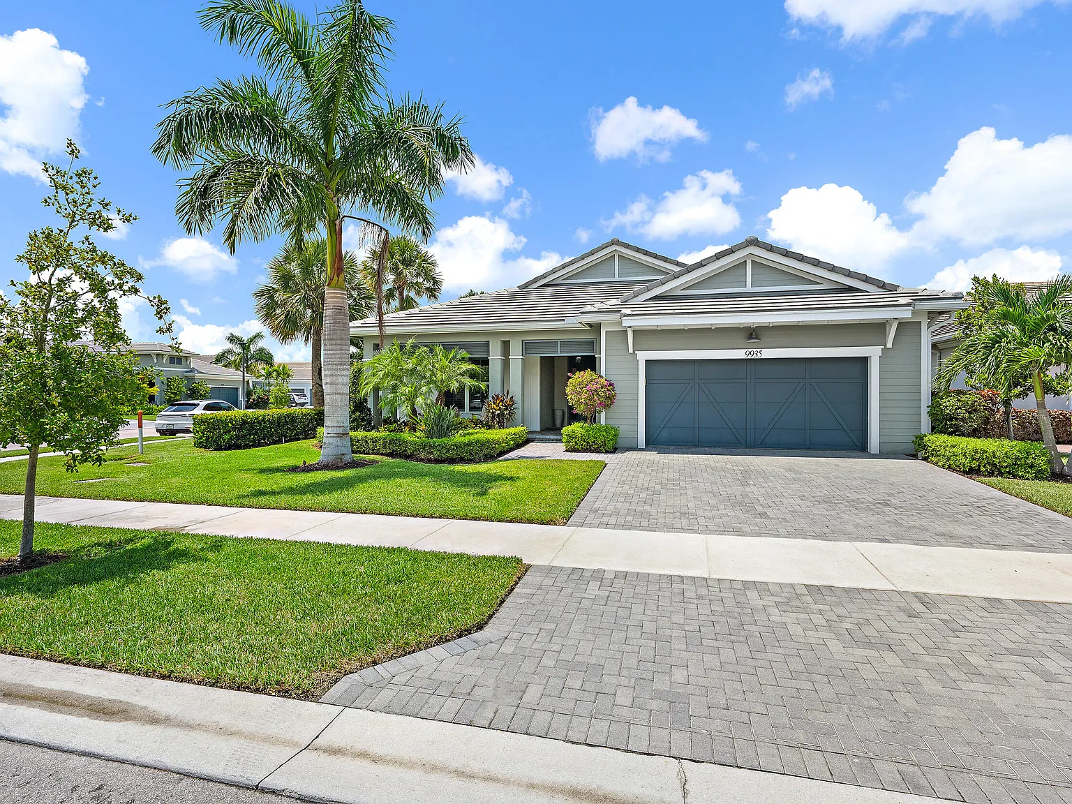 3 bed, 2.5 bath, 2922 sqft, $7,500 — Photo 2