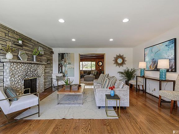 5th image of 204 Indio Dr