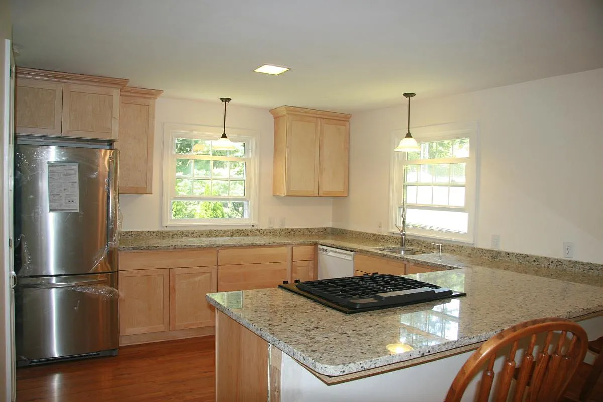 216 Kelvin Pl — Photo 1