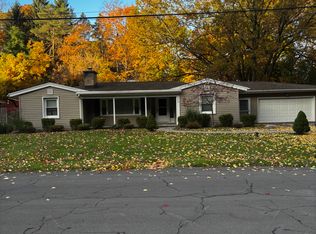 312 Standish Dr, Syracuse, NY 13224
