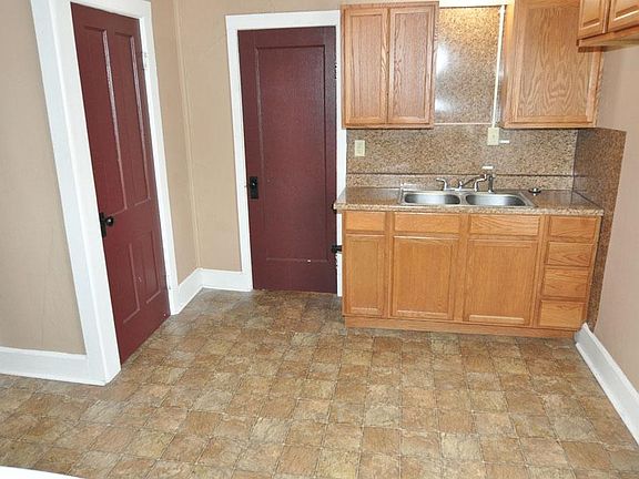 2nd image of 212 S Wooster Ave APT 2