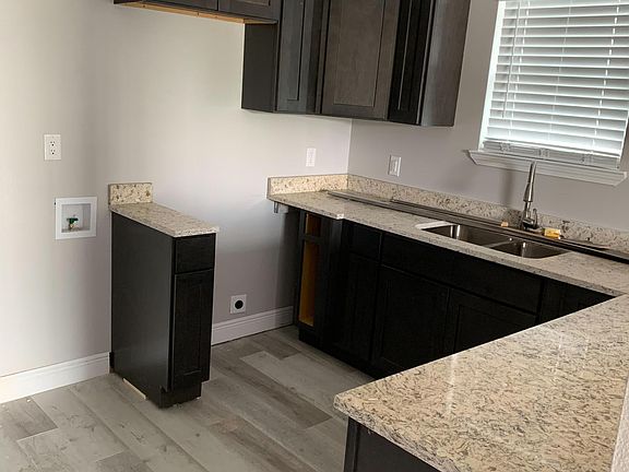 2nd image of 2625 Louisa St