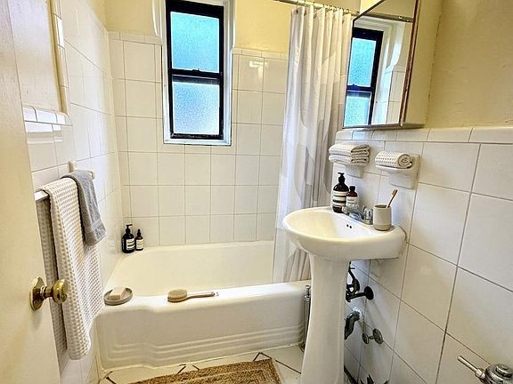 4th image of 7210 37th Ave APT 404