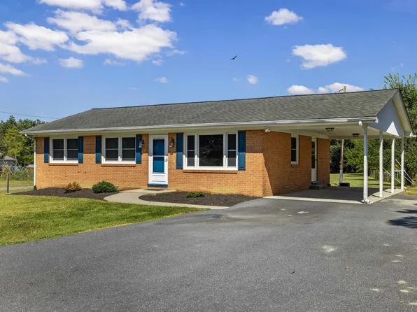 67 Crimora Station Ln, Crimora, VA 24431