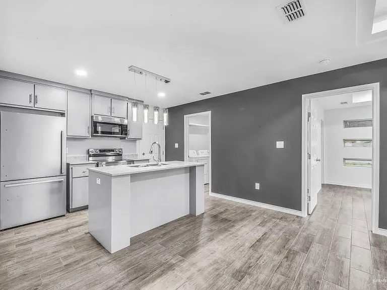 1001 W Sunset Valley St #2 — Photo 6