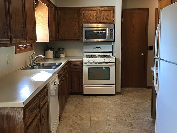 4th image of 3752 Brookfield Dr