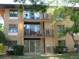 2500 W Talcott Rd APT 103, Park Ridge, IL 60068