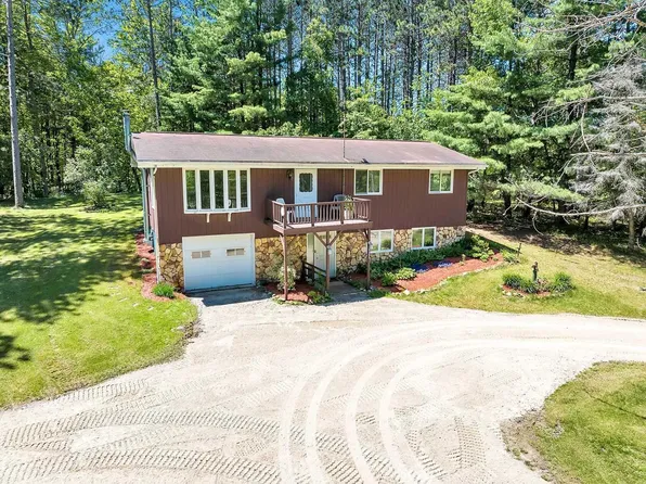 5985 Geano Beach Rd, Abrams, WI 54101
