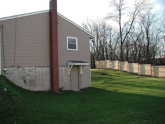 Side/Yard-Nice yard 100x100