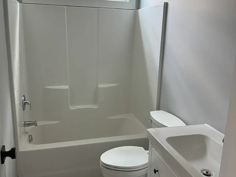 185 Riverview Dr #1 — Photo 4