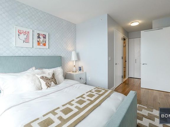 5th image of 606 W 57th St APT 3908