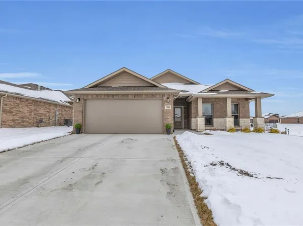 7542 McCormick Dr, Lenexa, KS 66227