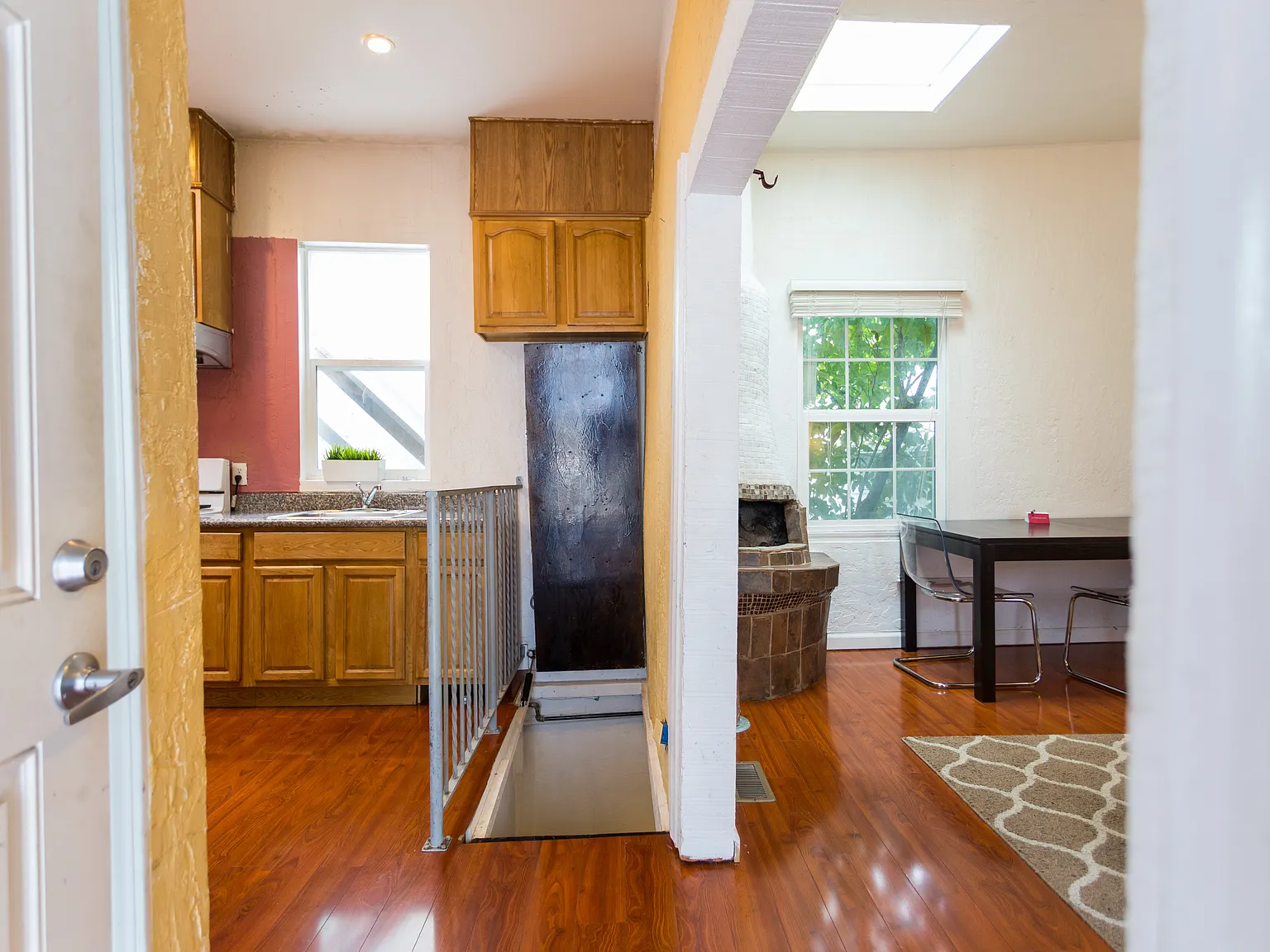 1 bed, 800 sqft, $4,450 — Photo 2