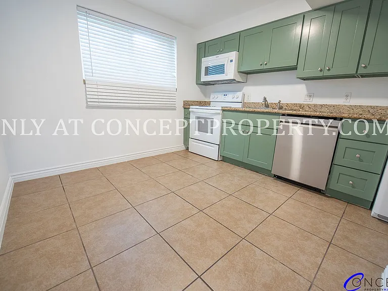 466 E Woodland Ave — Photo 14
