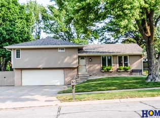 7606 Willard Ave, Lincoln, NE 68507