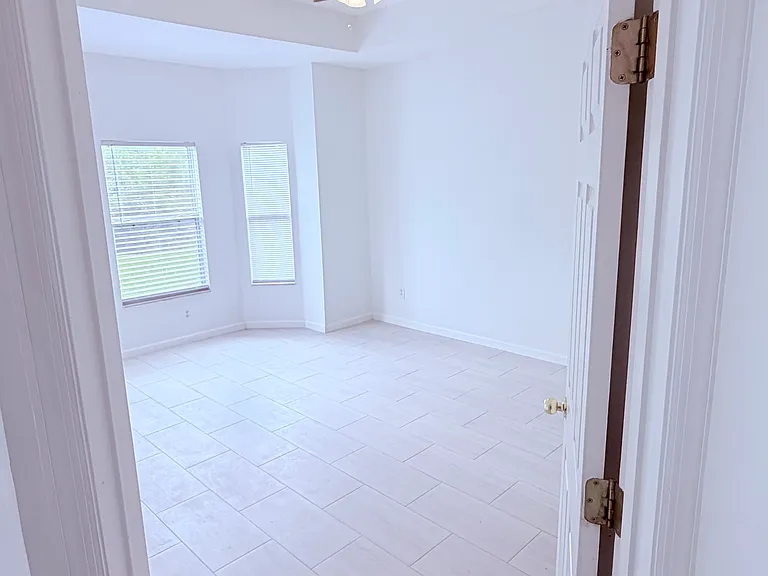 1532 Derby Glen Dr — Photo 4