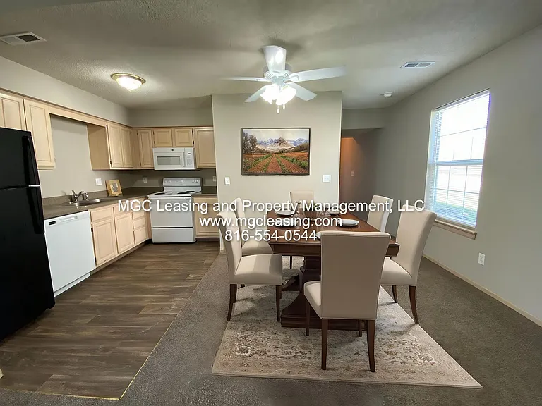 1009 Garden Dr — Photo 4