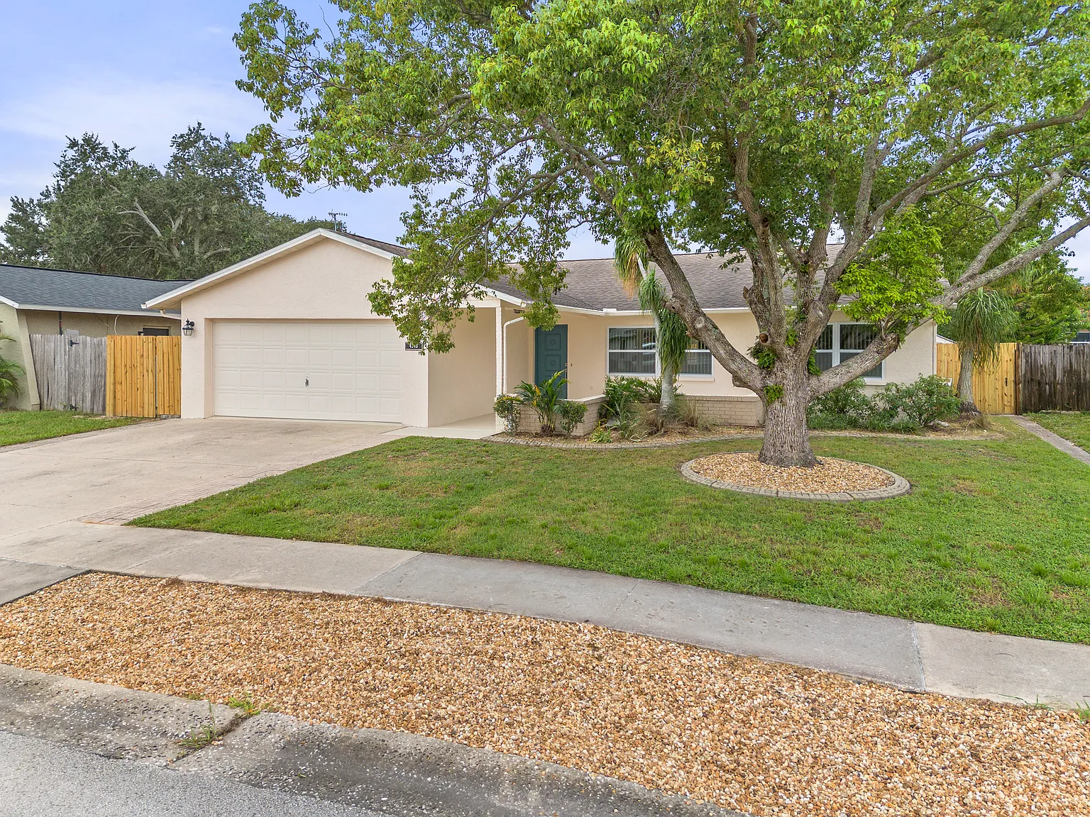 3 bed, 1516 sqft, $2,100 — Photo 2