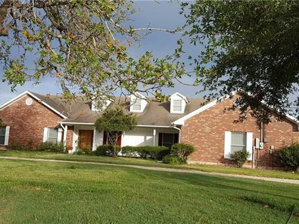 681 Leisure Ln, Cedar Creek, TX 78612