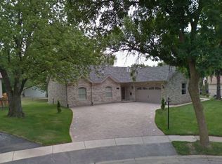 8019 S Applewood Ct, Hanover Park, IL