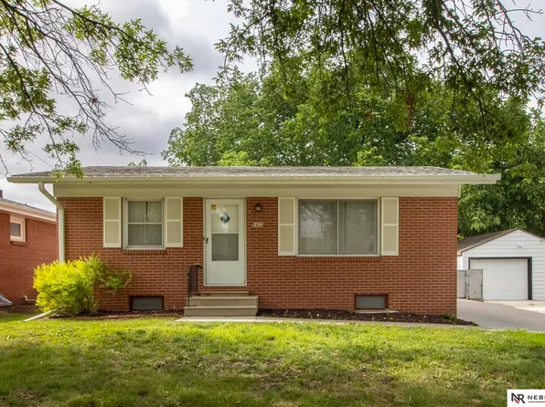 5453 Francis St, Lincoln, NE 68504