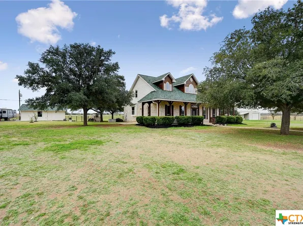 1537 Zuehl Xing, La Vernia, TX 78121
