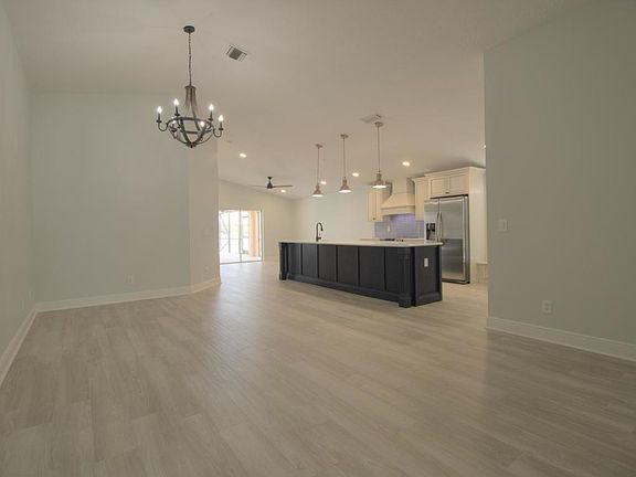 5th image of 793 Lake George Dr