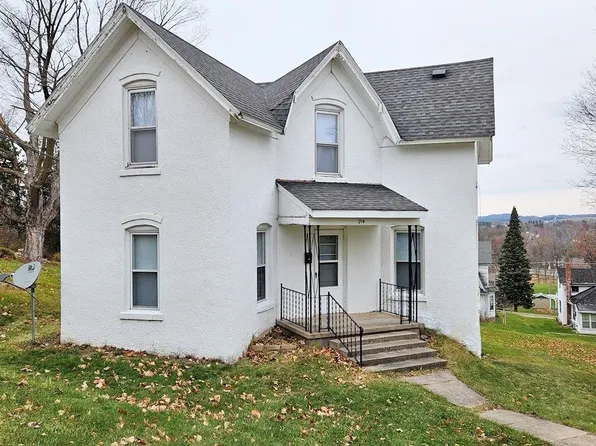 214 Liberty St, Elroy, WI 53929