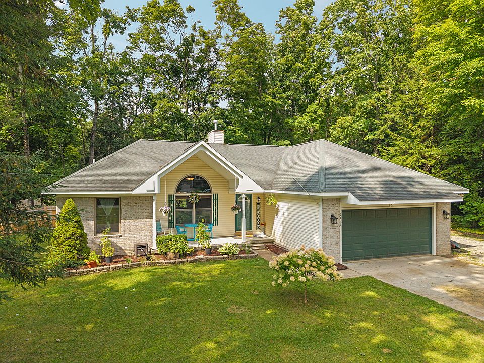 1st image of 2122 Deepwoods Dr