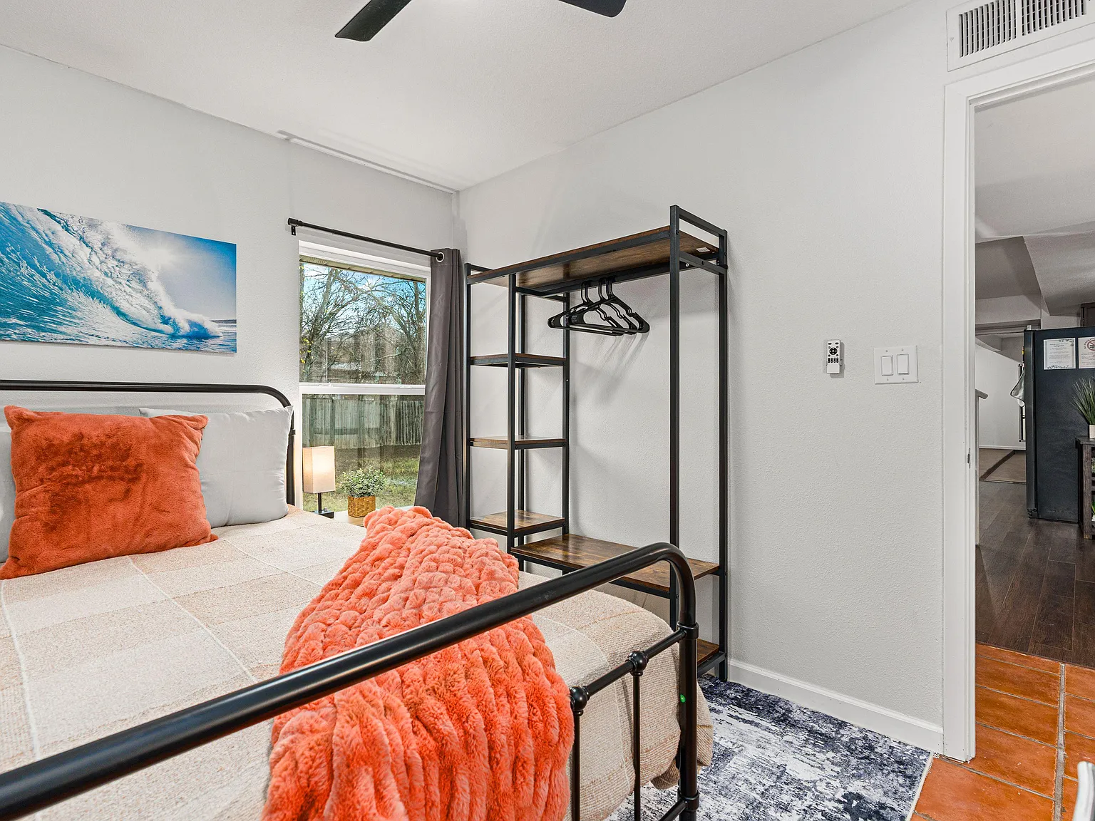 4 bed, 4.0 bath, 2175 sqft, $771 — Photo 2