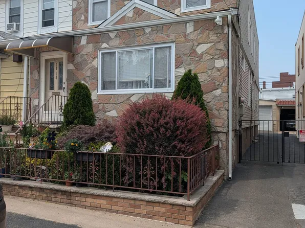 7919 67th Rd, Middle Village, NY 11379