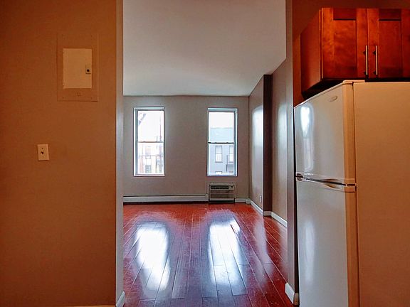 5th image of 25 Clinton St APT 503