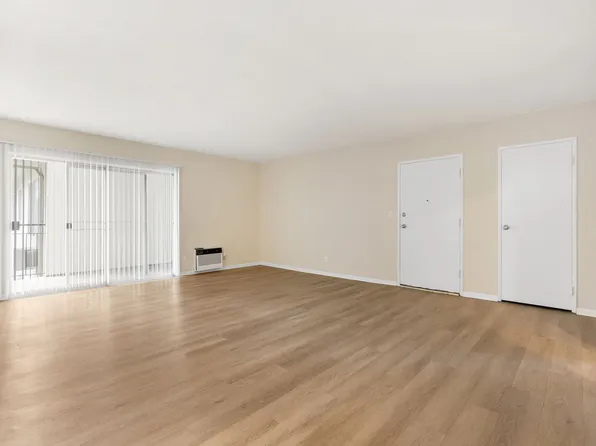 Melrose Place Apartments