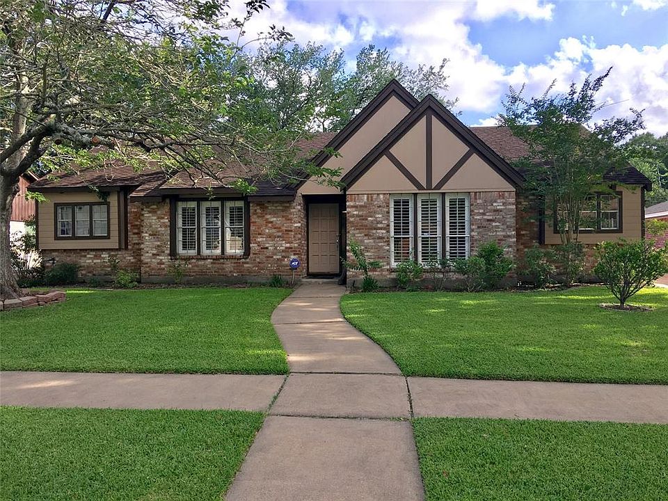 1st image of 15510 Penn Hills Ln