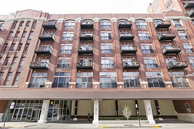 1st image of 360 W Illinois St APT 407
