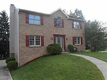 100 Carrington Ct photo 1