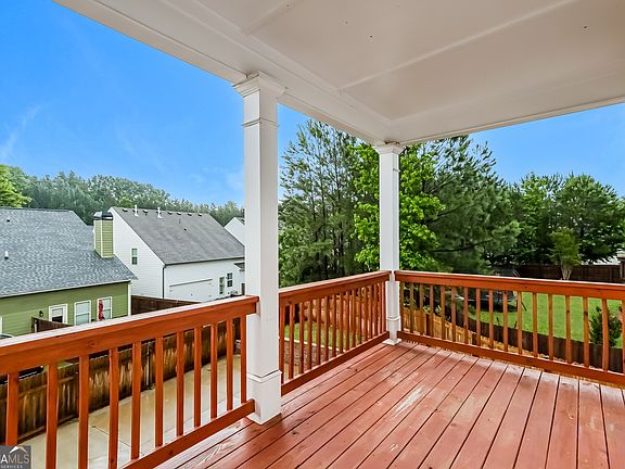 3rd image of 128 Hood Park Dr