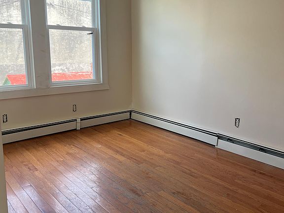 4th image of 3645 Barnes Ave #2