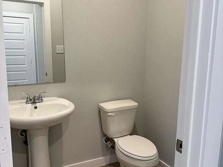 2604 Green River Rd — Photo 14