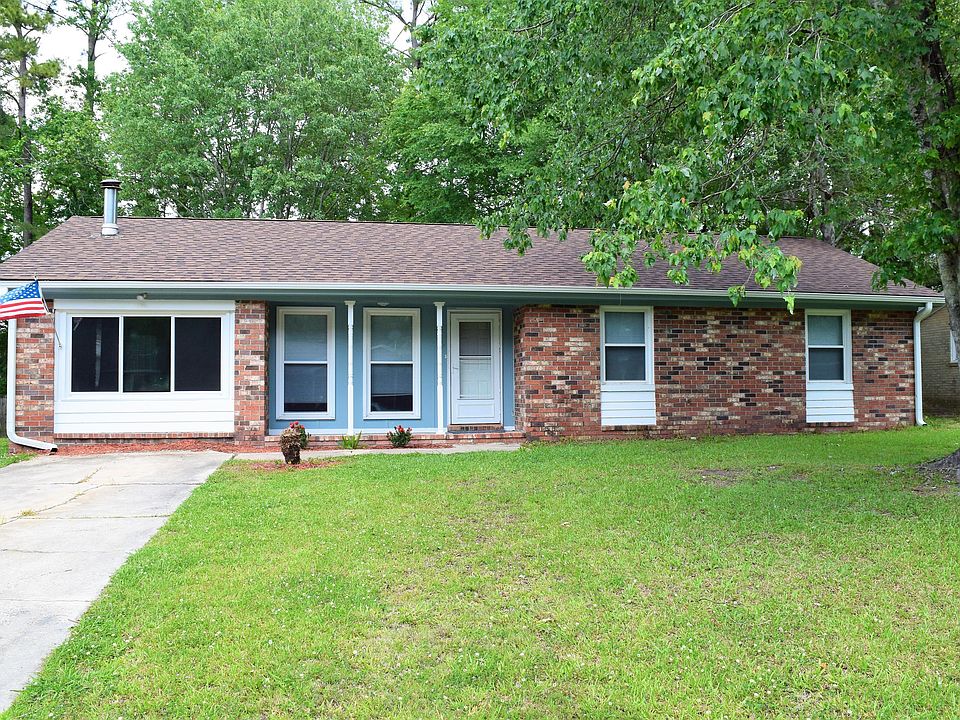 1st image of 215 Judith Dr