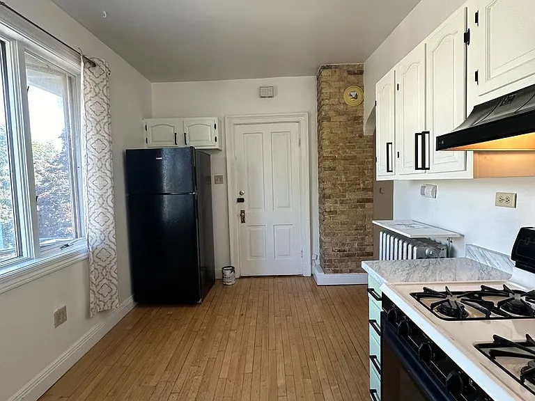 1531 N Jackson St — Photo 13