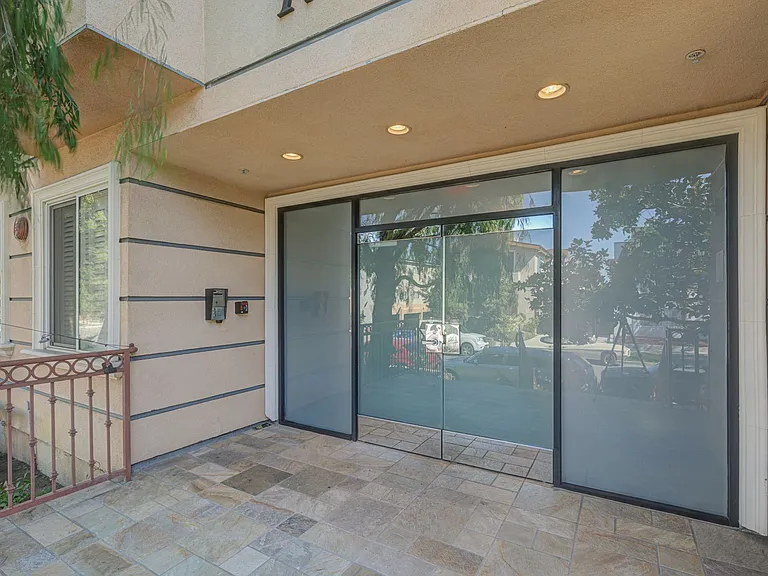 1444 S Point View St #204 — Photo 36