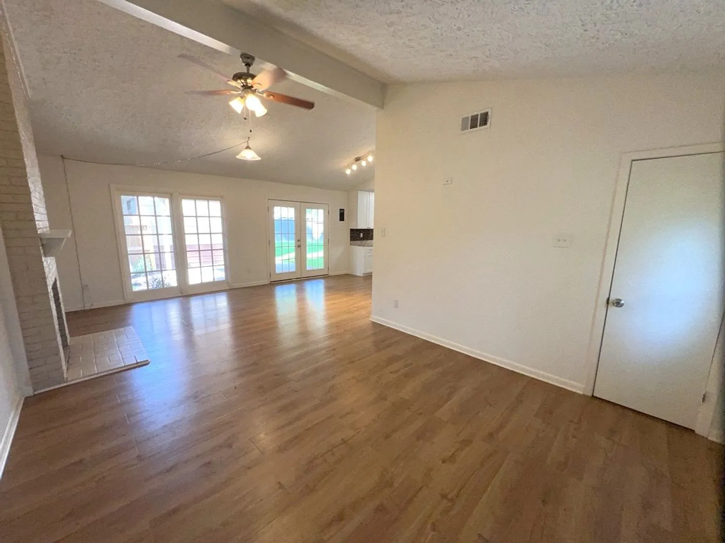 227 Cherry Valley Dr **Ask About Our No Cash Deposit Option — Photo 4