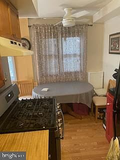 4th image of 215 N Adams St