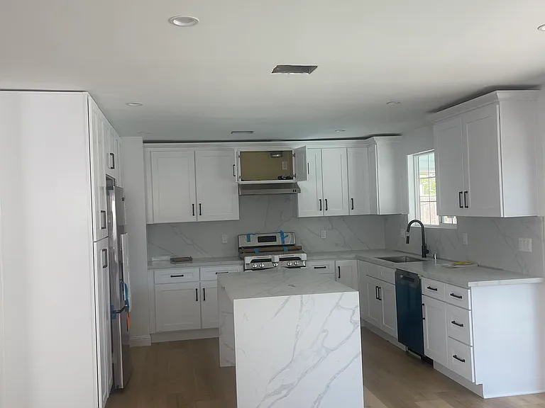 22620 Mobile St — Photo 2