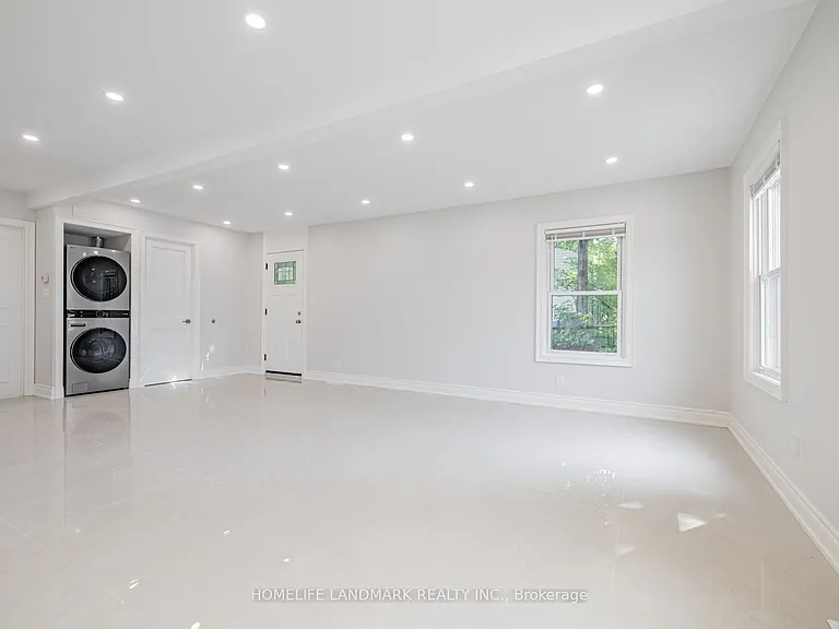 41 Arnold Cres #1 — Photo 6