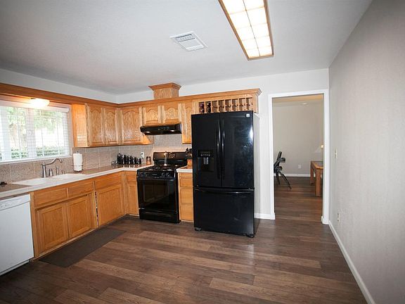 3rd image of 1120 W Malone St