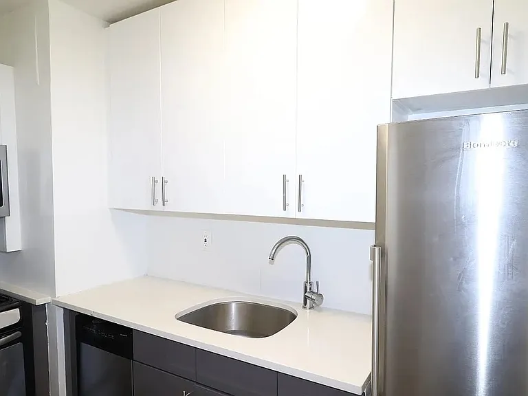 41-40 Denman St #1R — Photo 7